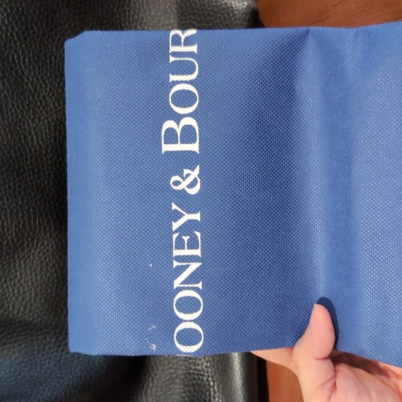 Dooney & Bourke bag - Picture 10 of 10